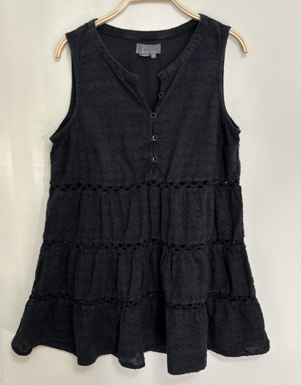 Anthropologie Sleeveless Tiered Tunic Top Black Textured Eyelet Size Large